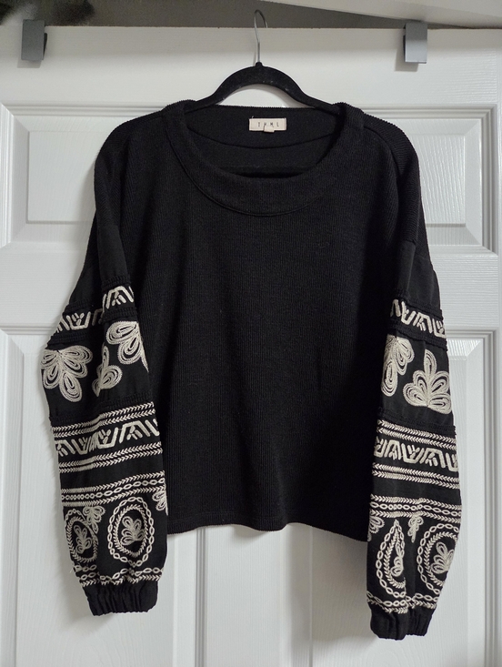THML Sweaters - Women's THML Black Knit Top with Cream Brand Tag Size L